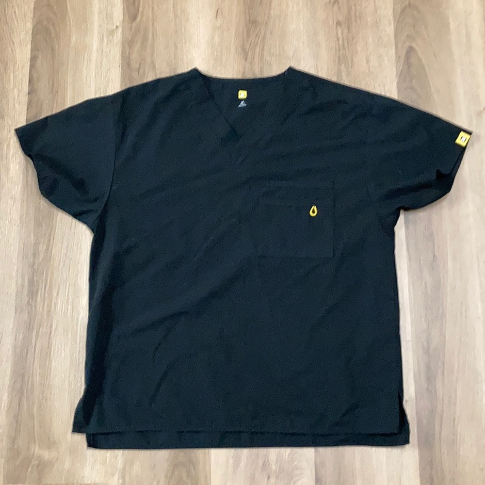 Men’s wonderwink black scrub top.